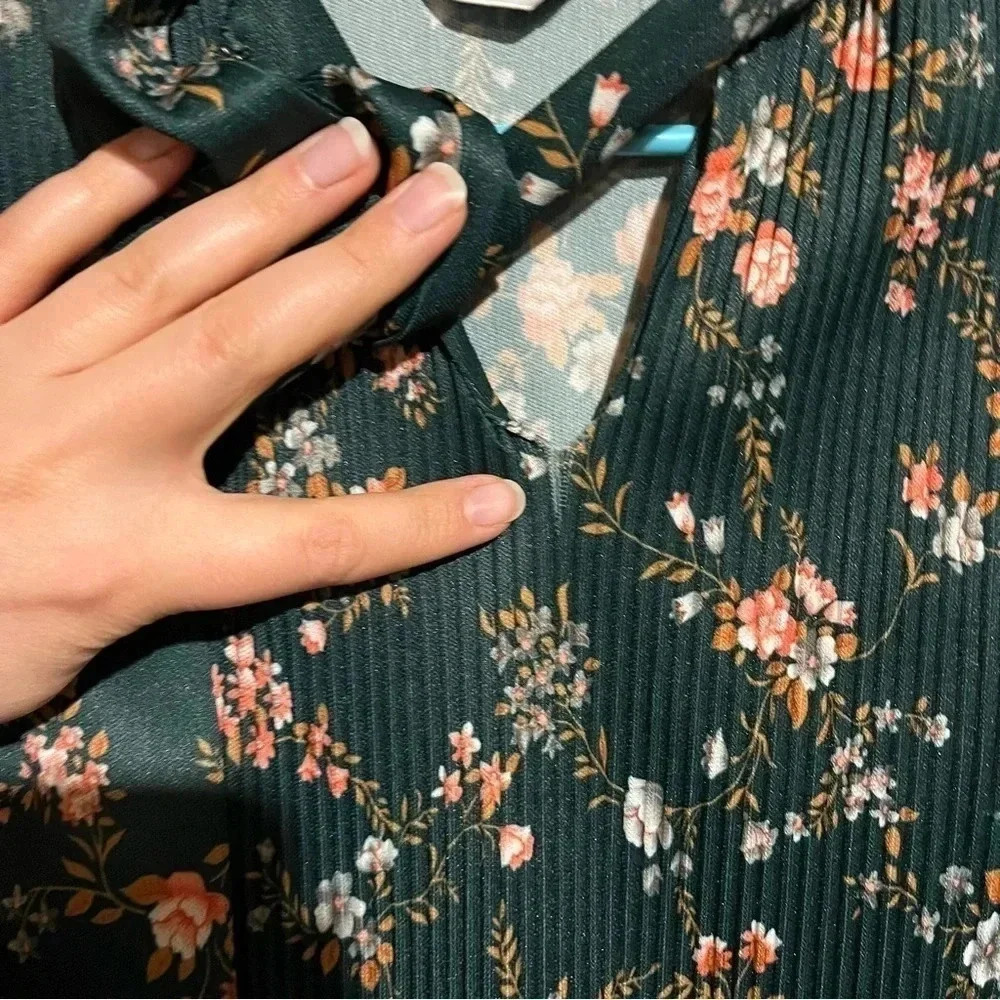 Vintage SEARS Green Floral Bow Tie Front Blouse Top ~ Size S - Picture 3 of 8